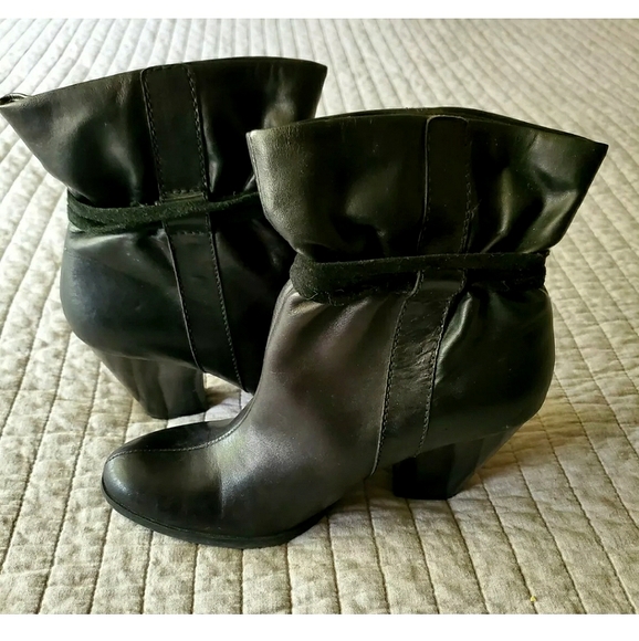 Nine & Co. Marissa Black Leather Booties - Picture 5 of 9